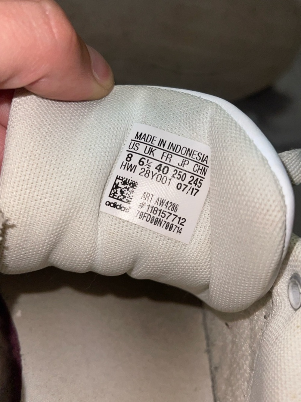 adidas shoes - Picture 3 of 3